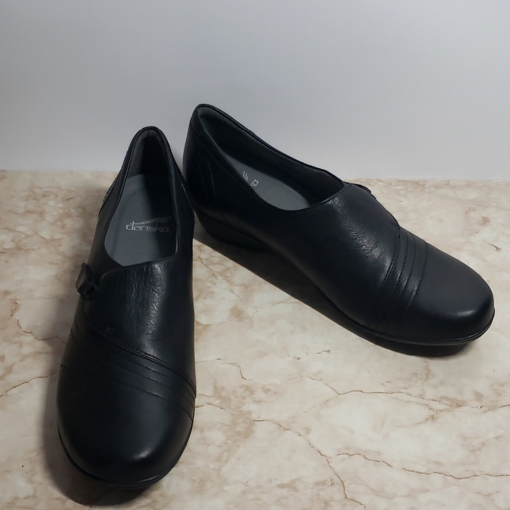 Dansko Women's Classic Black Loafers Size  42